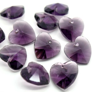 20 x Faceted Glass Heart Pendants 14mm - Violet