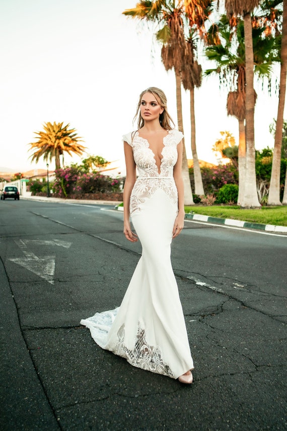 pre order cream mermaid bodycon diamond fishtail wedding bridal dress gown  RB1939, Women's Fashion, Dresses & Sets, Evening Dresses & Gowns on  Carousell