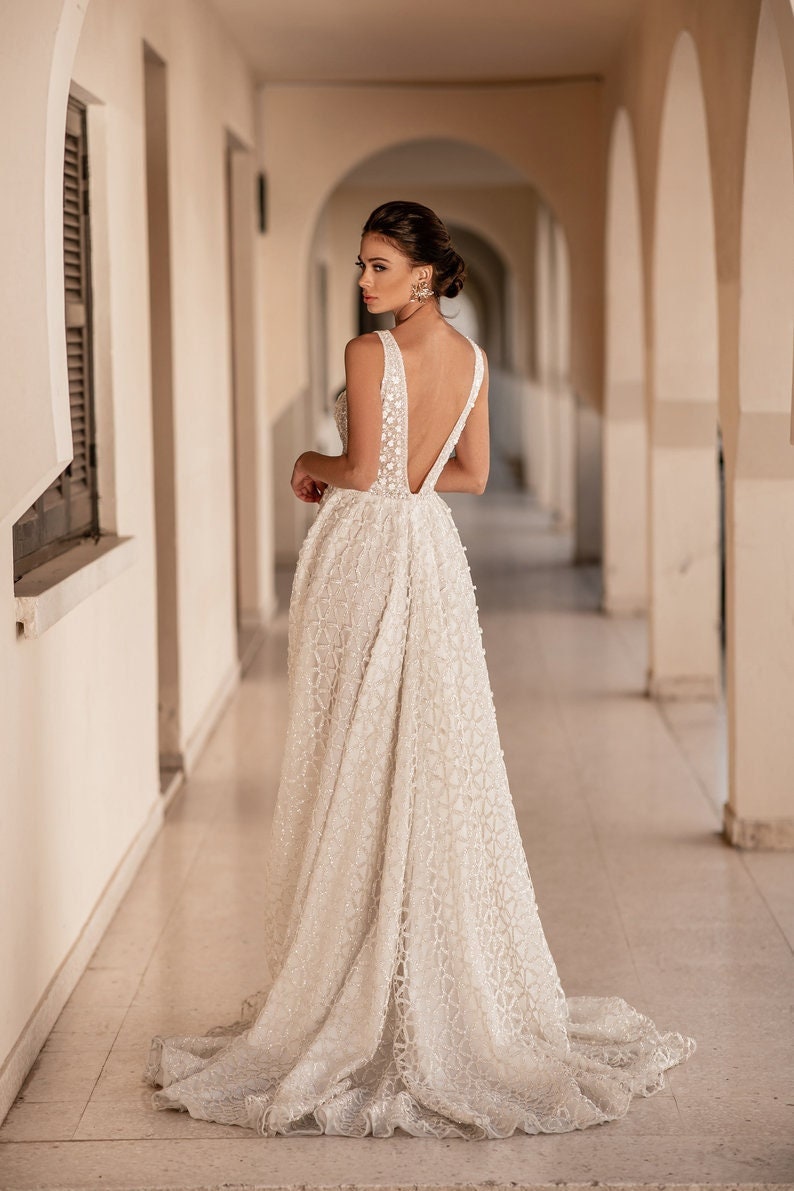 A Line Wedding Dress Open Back Summer Shiny Beach Wedding Dress Plus Size  White Lace Sexy Unique Bridal Gown DIANA 