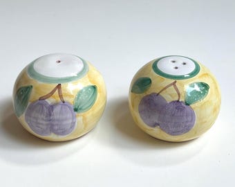 Vintage Caleca Frutta Hand Painted Ceramic Salt Pepper Shakers, Italian Fruit Kitchen Decor