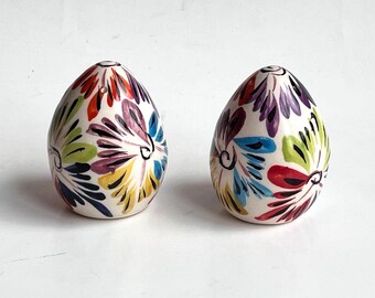 Vintage Mexican Salt & Pepper Shakers Egg Shape Ceramic Shakers