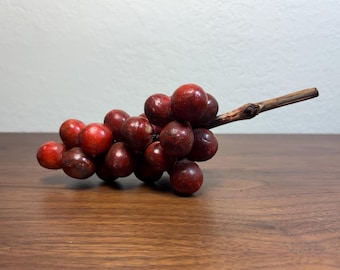 Uva alabastro italiana di prima annata, grappolo di frutta con nocciolo rosso intenso, 8 pollici, antico