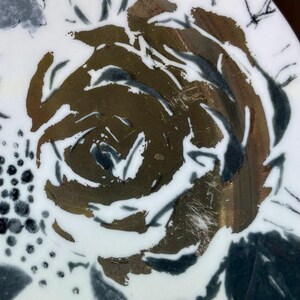 Set of 4 Lauren Wan for Anthropologie Floral Vine Salad Plates Gold Black Grey image 5