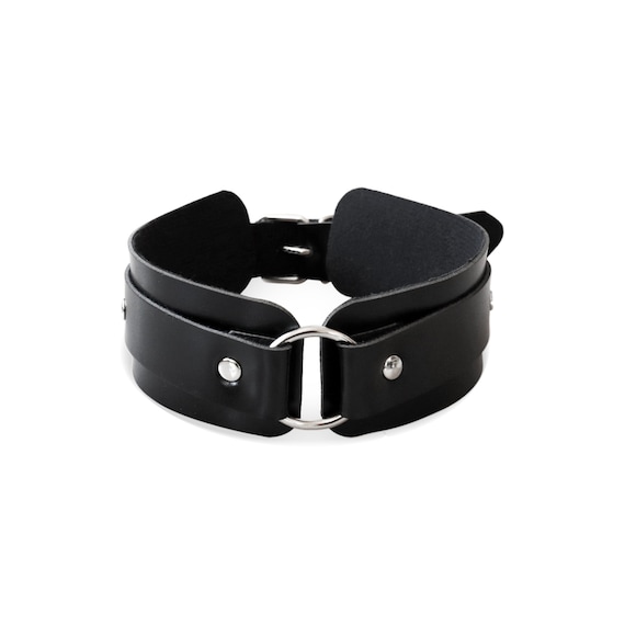 Black Leather Collar: Gothic Statement Choker, Alternative Style