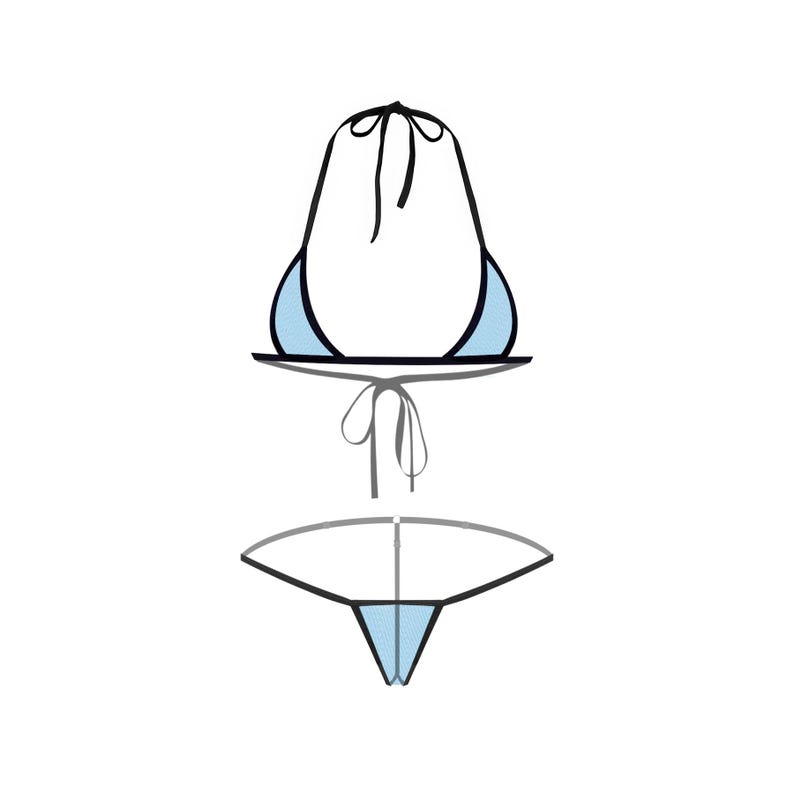 Pode incluir: Um biqu&iacute;ni azul claro com detalhes pretos. A parte de cima &eacute; de estilo triangular com um la&ccedil;o no pesco&ccedil;o e nas costas. A parte de baixo &eacute; de estilo fio dental com um la&ccedil;o nas laterais.