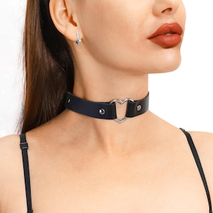 Goth heart choker, punk choker, grunge choker, leather choker, goth party choker, goth collar, leather heart choker, punk necklace