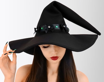 Halloweenhäxhatt med rosetter