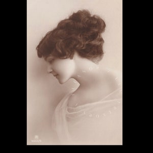 Vintage postcard ∙ Portrait of a beautiful Edwardian woman