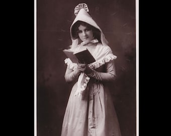 Vintage postcard ∙ Miss Edna May ∙ Philco Series