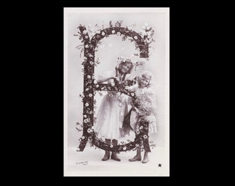 Vintage postcard ∙ Alphabet ∙ Letter E