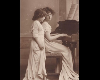 Vintage postcard ∙ Hanni Reinwald and Wally ∙ The piano lesson