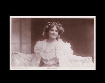 Carte postale ancienne ∙ Miss Maie Ash