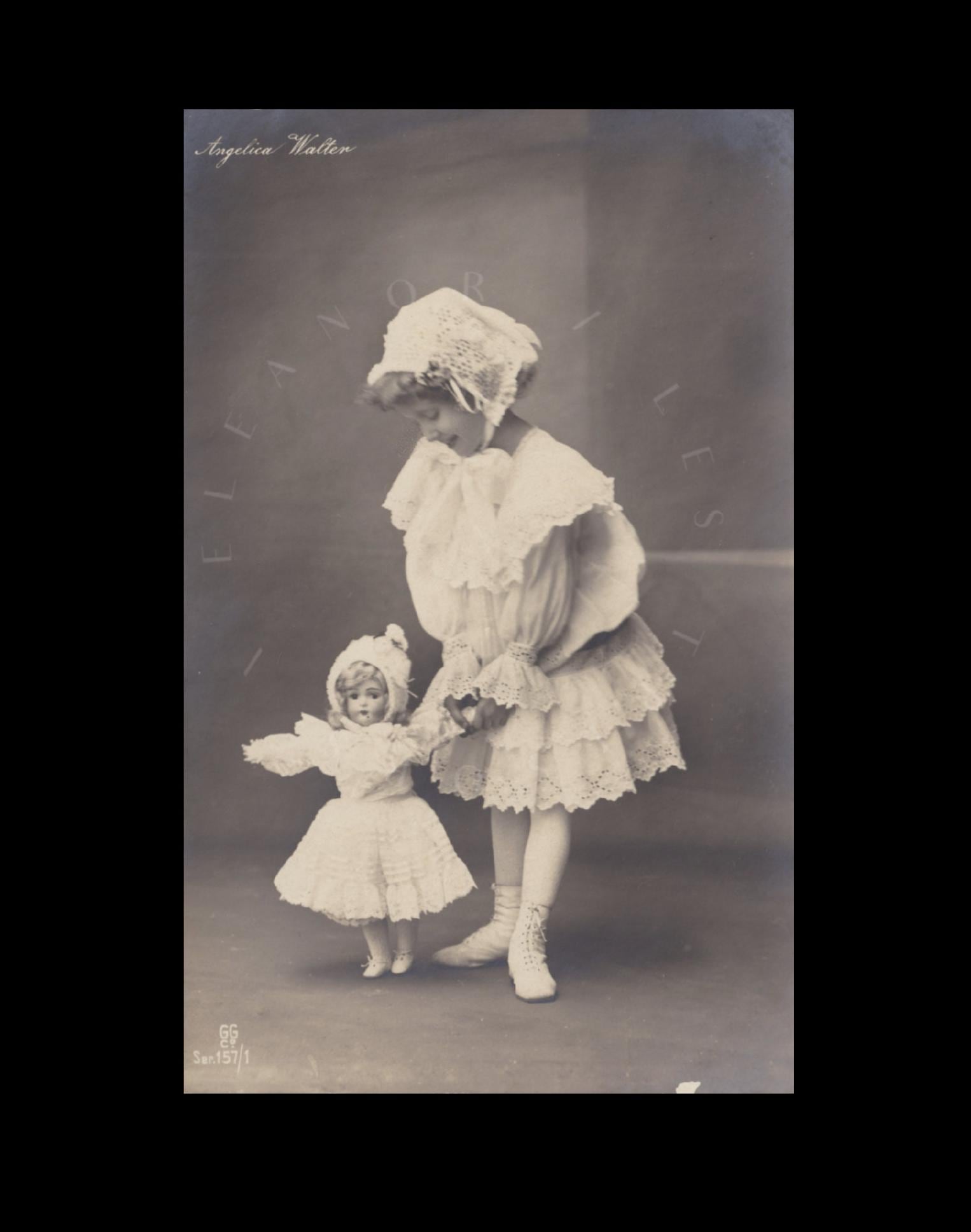Bonnet Ancien Pour Poupée - Accessoire Poupée Vintage - Époque Indéterminée