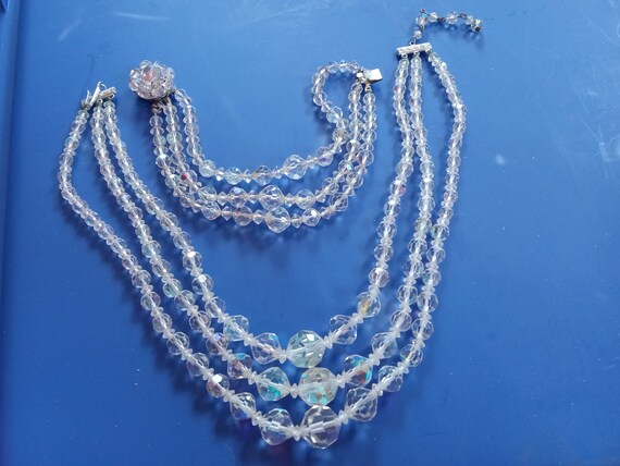 Beautiful vintage Aurora 3 strand necklace and br… - image 10