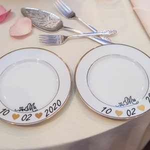 Mr. & Mrs. Plates/Wedding Plates/Bride and Groom Plates/Wedding Decorations/Wedding Table Decor