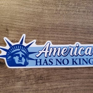 Adesivo à prova de intempéries America Has No King | Estátua da Liberdade | Antifascismo, Anti Trump | Adesivo de ativista da resistência