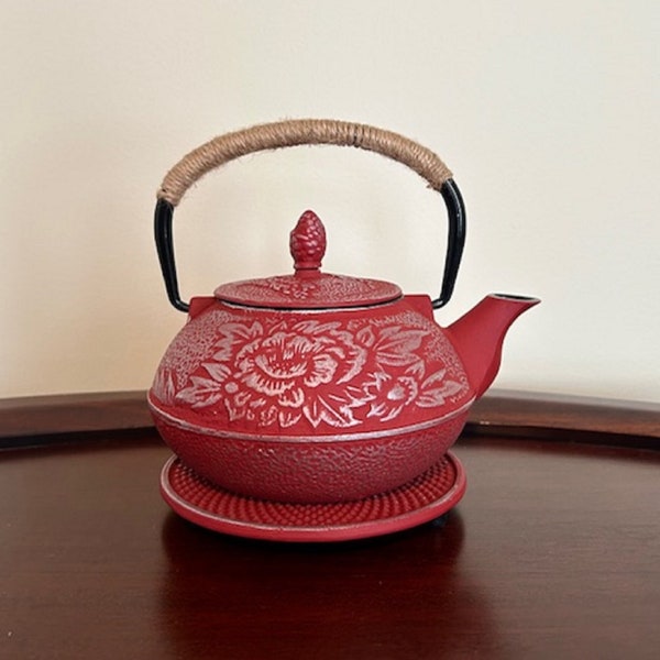 Vintage Cast Iron 27oz Red Floral Design Teapot Kettle with Lid and Trivet