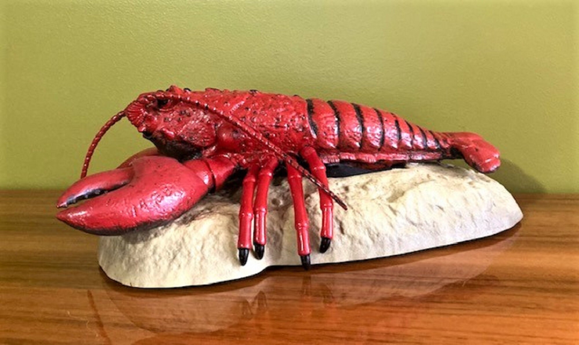 Rocky the Singing Dancing Lobster - Sings “rock the Boat