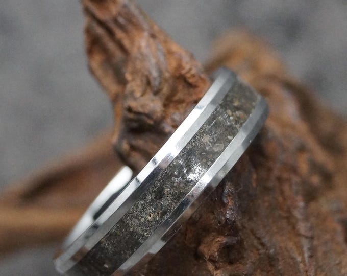 Earth Inlay Tungsten Wedding Band: Custom Soil Ring
