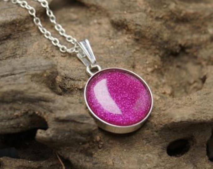 Personalised Sterling Silver Round Pendant and 18" Trace Chain both Hallmarked including Ashes or Hair Inlaid With Magenta Eco-glitter