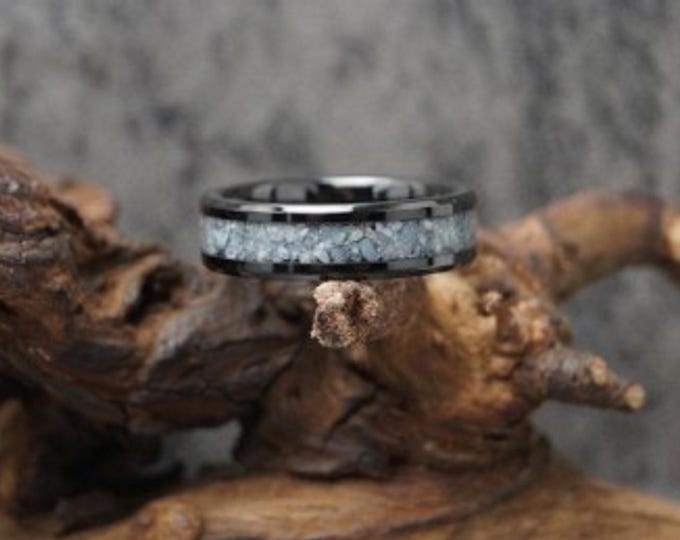 Hackmanite Inlay Black Ceramic Ring - Wedding Band - UV Glow Ring 4, 6, 8mm wide