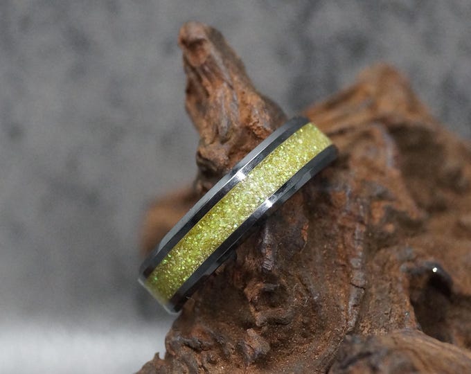 Pet Ashes Ring / Pet fur Ring: 'Yellow Gold' Eco-Glitter Black Ceramic Memorial Jewellery