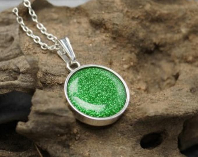 Personalised Sterling Silver Round Pendant and 18" Trace Chain both Hallmarked including Ashes or Hair Inlaid With Green Eco-glitter