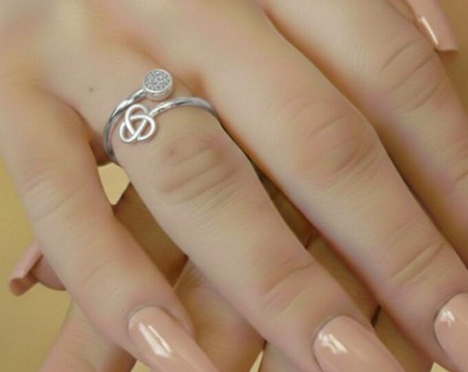 Personalised Sterling Silver Celtic Adjustable Ring with a 4mm Setting including Ashes or Hair Inlaid With Silver Eco-Glitter