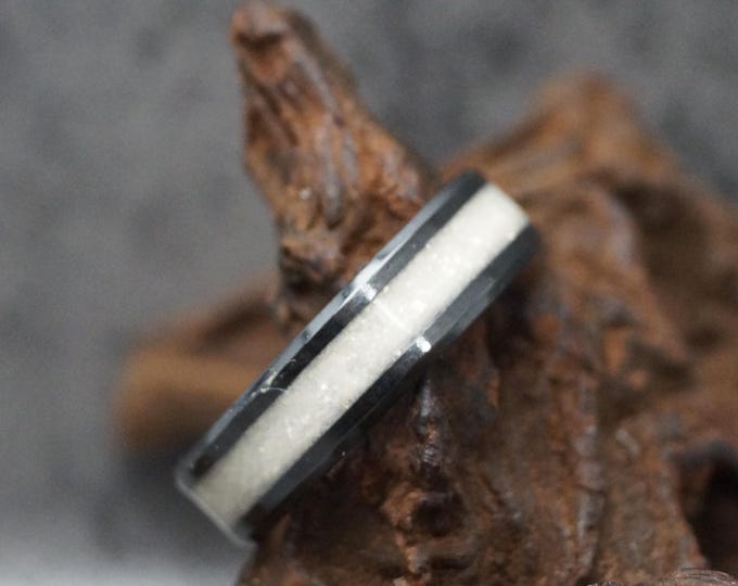 Pet Ashes Ring or Pet Fur Ring with Reflective Gold Eco-Glitter Black Ceramic Memorial Ring