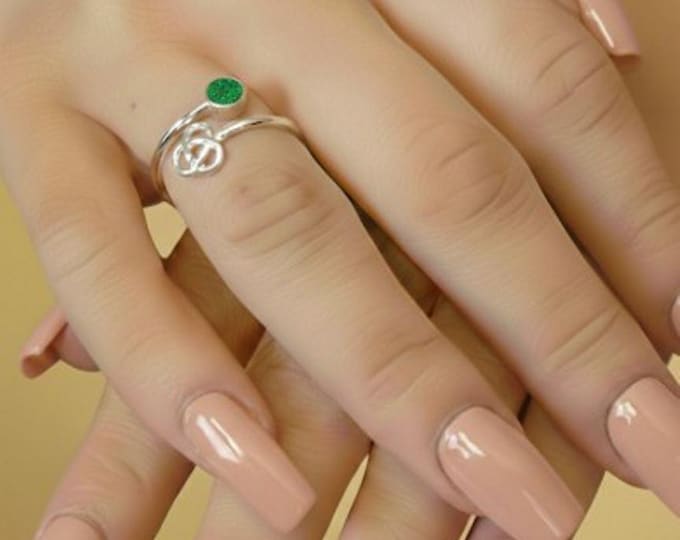Personalised Sterling Silver Celtic Adjustable Ring with a 4mm Setting including Ashes or Hair Inlaid With Green Eco-Glitter