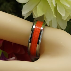 Oranje wolfraamring ingelegd met vislijn: verkrijgbaar met ring van 4 mm, 6 mm of 8 mm breed