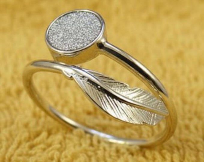 Personalised Sterling Silver Feather Adjustable Ring with a 6mm Setting including Ashes or Hair Inlaid With Silver Eco-Glitter