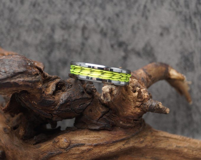 Spider-Line Inlay Tungsten Ring - Green Fishing Line Band - UV Glow Ring