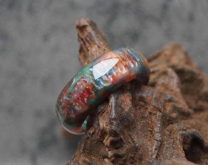 Handmade Colourful Resin Ring: Retro Rainbow Band, 8mm Wide >3