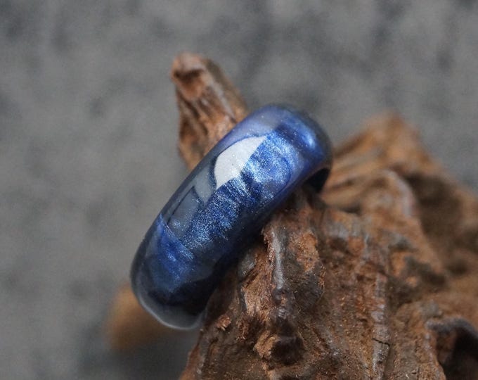 Blue Resin Ring: Handmade Retro Style, 8mm Wide >4