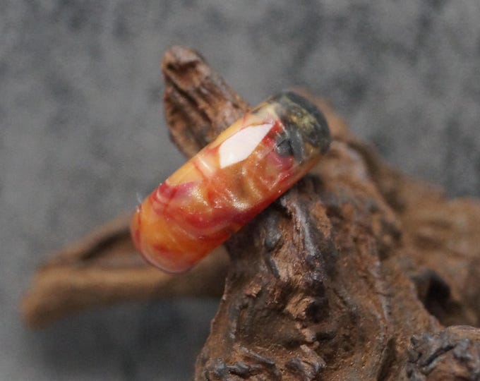 Handmade Colourful Resin Ring: Retro Style, 8mm Wide >1