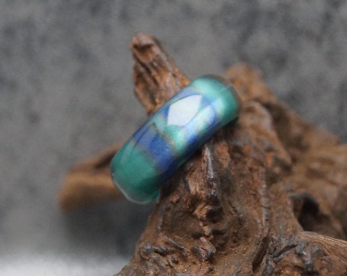 Handmade Colourful Resin Ring: Retro Style, 8mm Wide >6
