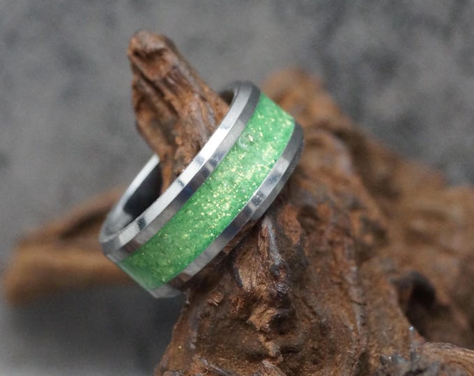 Pet Ashes Ring Pet Fur Ring with Green Eco-Glitter Black Ceramic Ring Memorial Jewellery