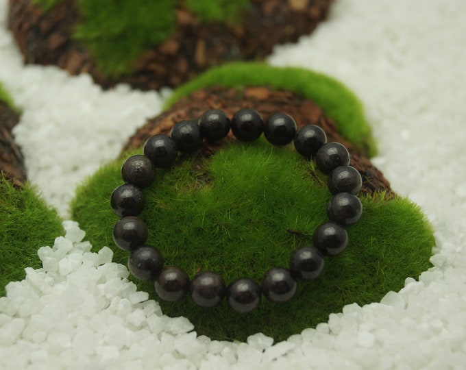 Natural Dark Red Garnet Bead Bracelet for Men or Women 8 mm / 0.314961" Beads On Stretch Cord - From 152 mm to 228 mm / 6" to 9" Length