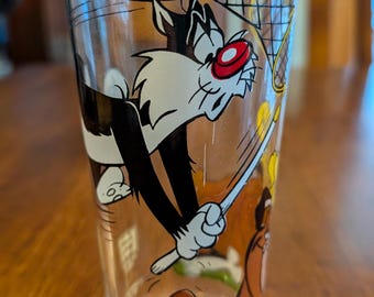 Vintage 1973 Pepsi Collector Series Warner Brothers Looney Tunes Sylvester and Tweety Bird Drinking Glass