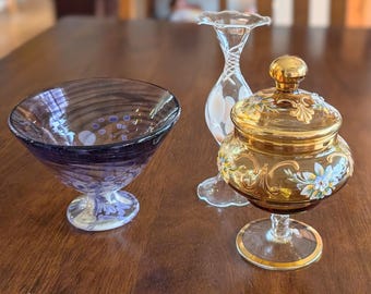 Beautiful Vintage Glass Decorative Bowls & Bud Vase Lot of 3 KB1