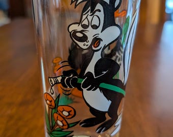 Vintage 1976 Pepsi Collector Series Warner Brothers Pepe le Pew Drinking Glass