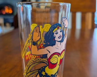 Vintage 1978 Pepsi Collector Series DC Comics Wonder Woman Drinking Glass