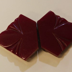 Dark Cherry Red Bakelite Belt Buckle - Ladies Art Deco Style Bakelite Buckle