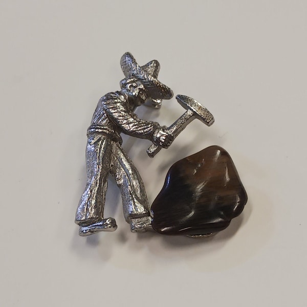 Brooch with Mexican Man Mining an Agate  - Made in Mexico -  Figural Vintage Brooch 1950-60s - Mid Century Pin