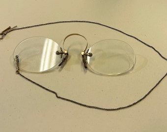 Pince Nez Reading Glasses in Rose Gold - Antique - With Chain and Clip - Early 1900s