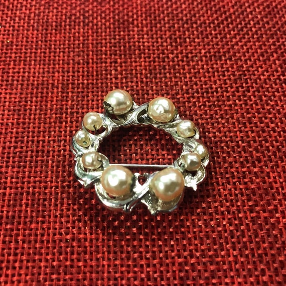 Rare Miriam Haskell Pearl Wreath Brooch/Pin - image 5