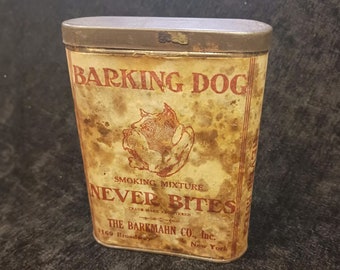 RARO cane che abbaia non morde mai latta di tabacco - The Barkmahn Co, Inc -1169 Broadway, New York Vintage Tobacco Tin - Fabbrica n. 1 Distretto della Virginia