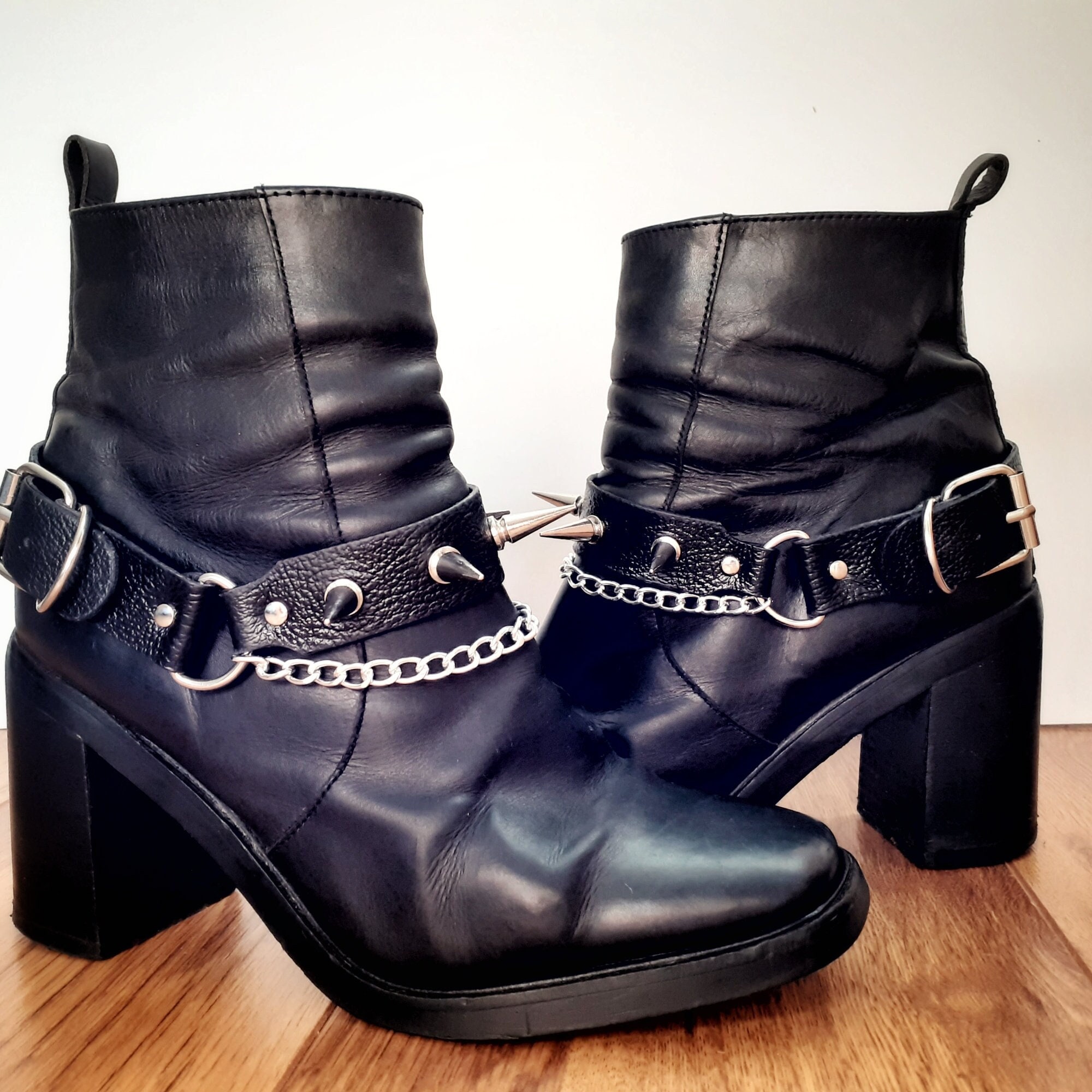 Camperos Stivali Uomo LS Luisantiago In Vera Pelle Scamosciata Nera Con Cinghia Acciaio Fondo Cuoio Handmade In Italy - Foto 5