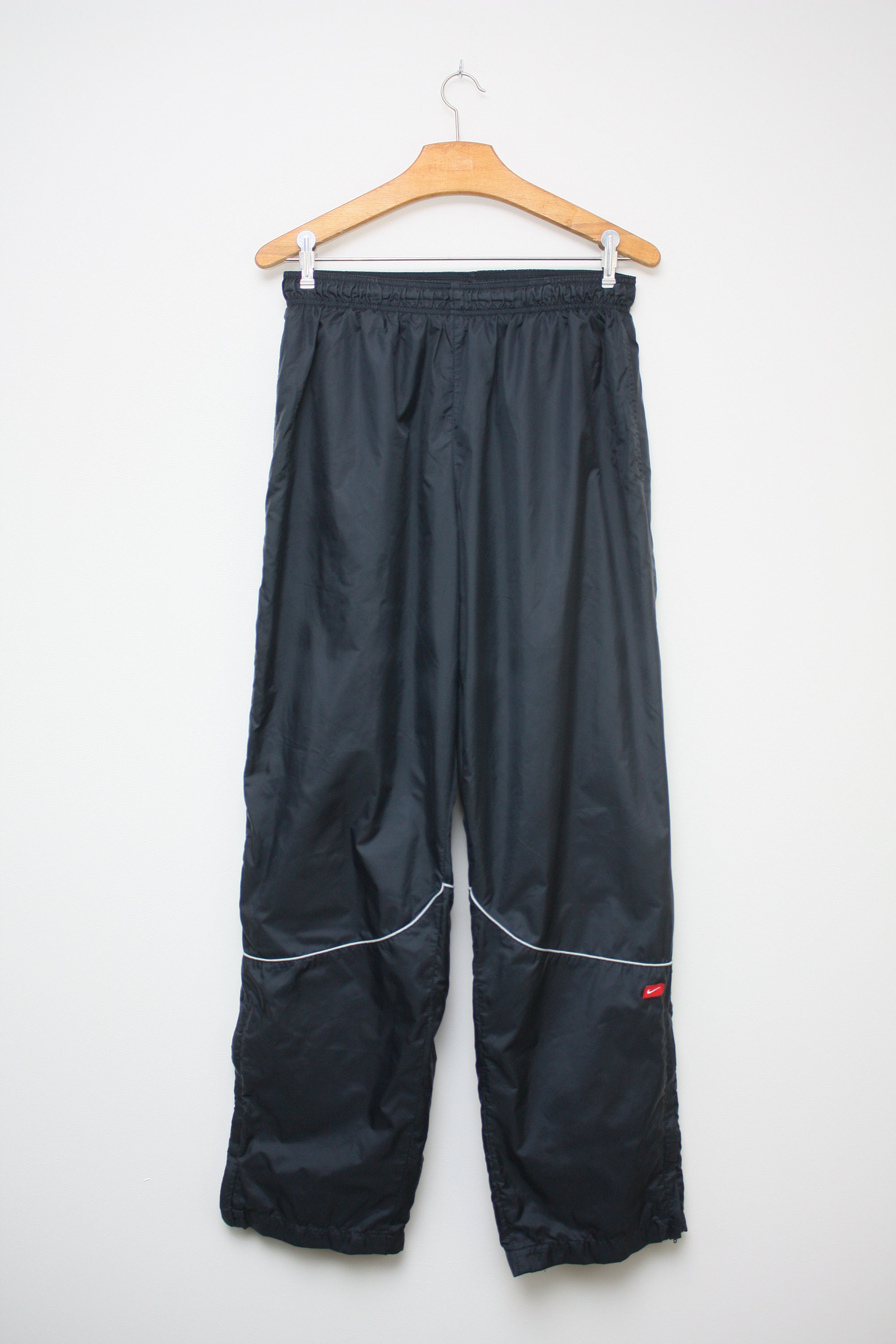 Vintage Nike Nylon Track Pants Embroided Logo Swoosh size М 90s y2k
